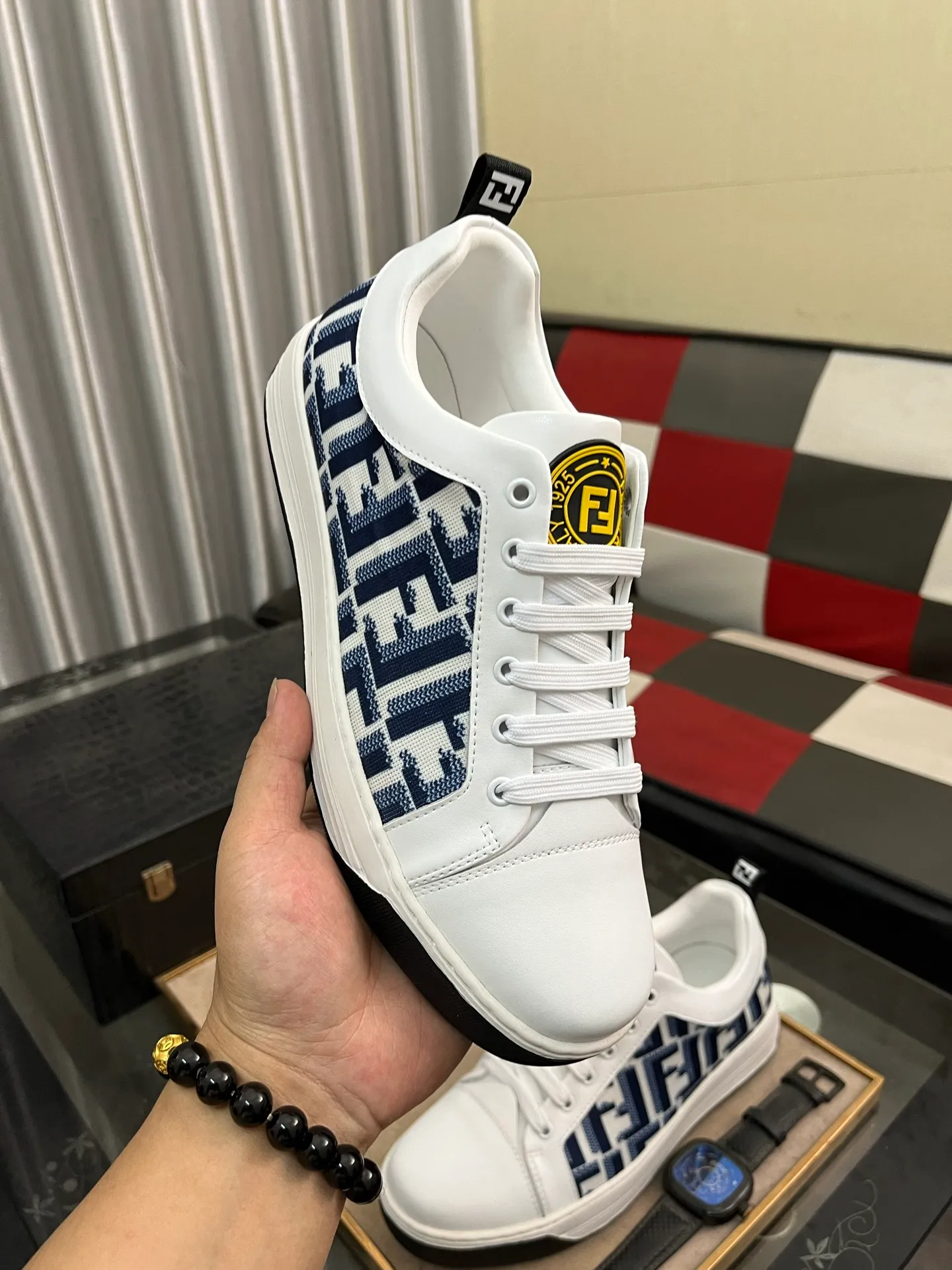 Men's Men's Shoes💰420⌚️⌚️[Fendi] Fendi's latest casual shoes for men! Available at counters simultaneously! Made entirely of imported top-grain calfskin, the interior is made of top-grain water-dyed cowhide, and the original factory-supplied rubber outsole. Leading new fashion concepts. Matching code: 38-442️⃣Colors available